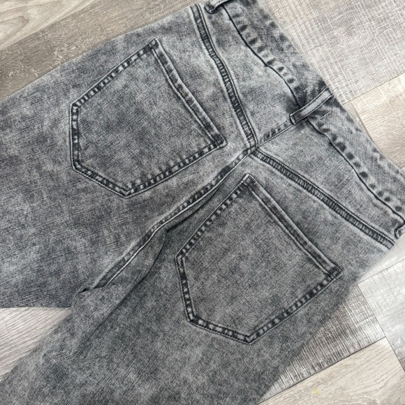 Express acid wash super high rise modern straight hyper stretch ❤️ - Picture 4 of 8